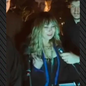 Η Μελίνα Ασλανίδου ψάλλει το «Ω γλυκύ μου έαρ» - Δείτε το βίντεο