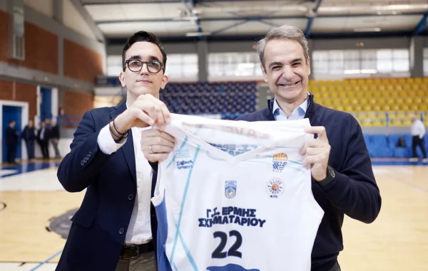 Ο Μητσοτάκης συναντήθηκε με τον ΑμεΑ αθλητή Παναγιώτη Τζαβέλλα: Έχει τον θαυμασμό μου για την τεράστια βούληση του