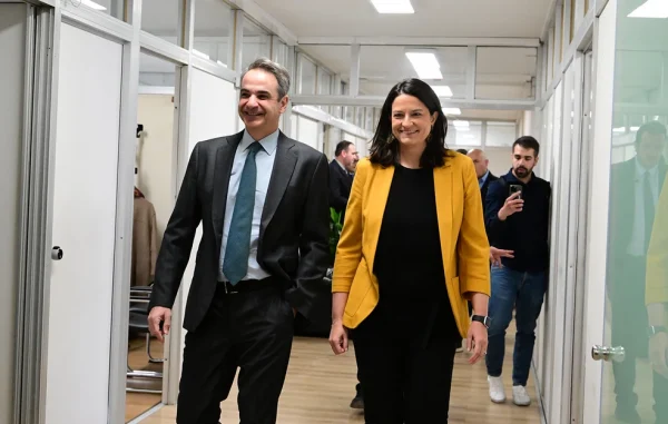 Μητσοτάκης από το υπουργείο Εργασίας: Η αύξηση του κατώτατου μισθού δεν λύνει τα προβλήματα, αλλά είναι βήμα στη σωστή κατεύθυνση