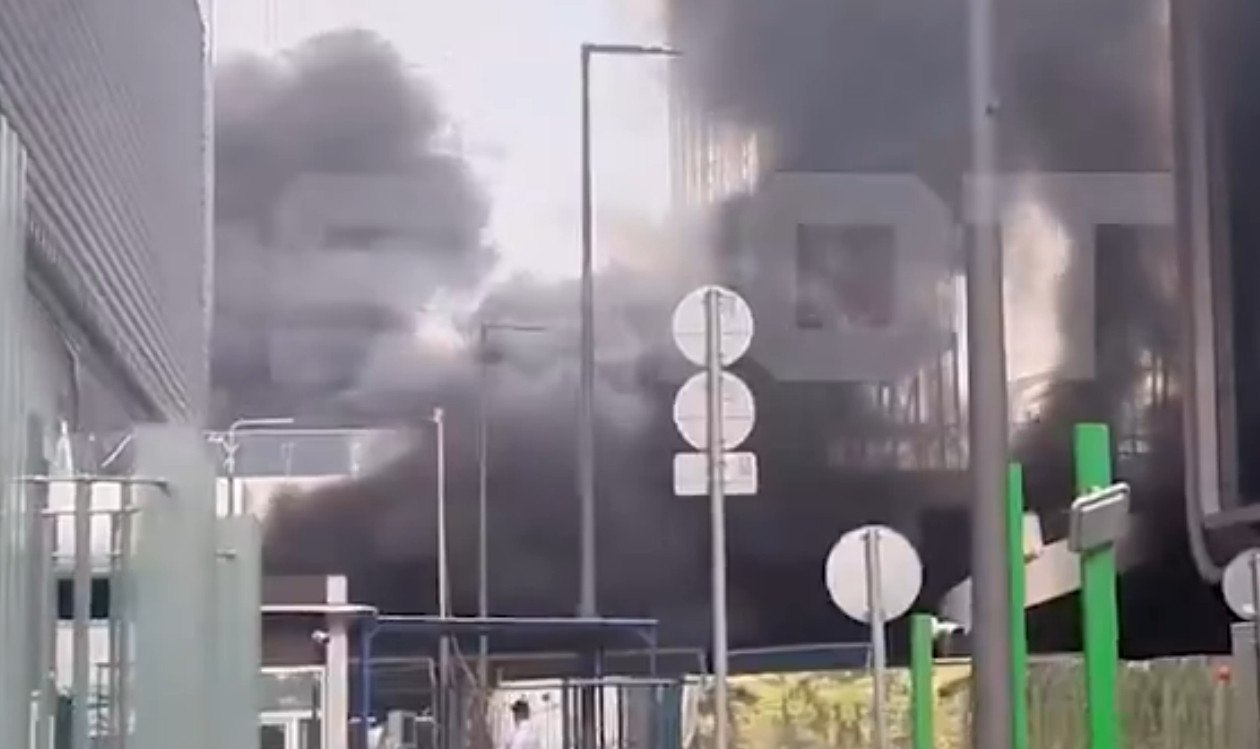 Φωτιά και εκρήξεις σε εμπορικό κέντρο της Μόσχας