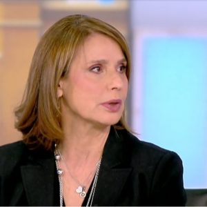 Κατερίνα Μπατζελή: «Υπερβολική η διαγραφή μου. Διέγραψαν μια ιστορία για πέντε λεπτά τηλεοπτικού χρόνου»
