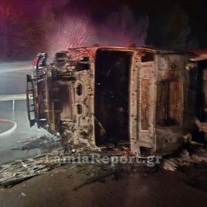 Τούμπαρε νταλίκα στην εθνική οδό - Νεκρός ο οδηγός - Έκλεισε για ώρες το ρεύμα προς Λαμία