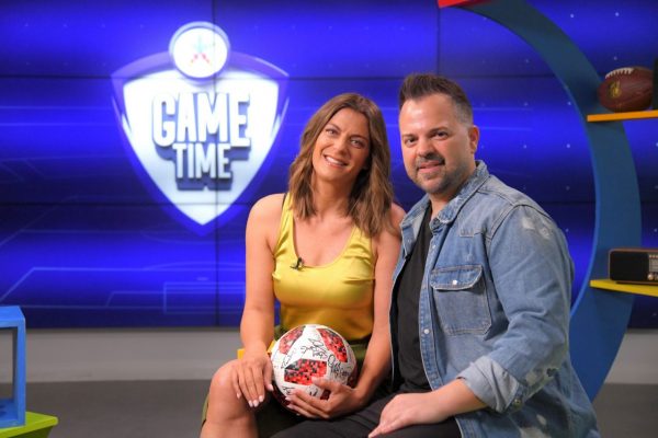Ο Νίκος Απέργης στο ΟΠΑΠ Game Time: Το προφιτερόλ με τον Πρίντεζη, η διασκευή του Πανταζή και η live εκφώνηση αγώνα