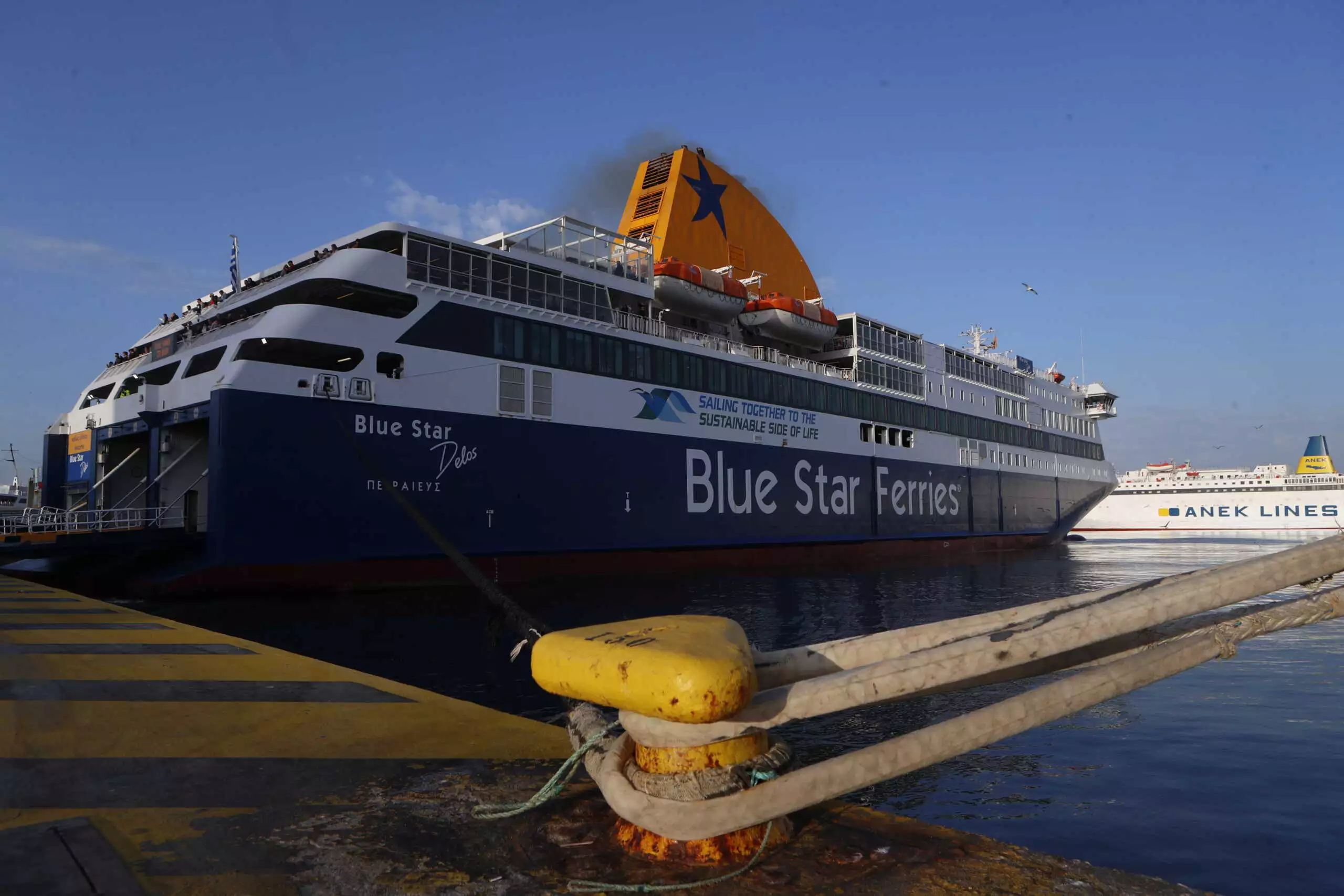 Πώς βρέθηκαν 155 επιβάτες του «Blue Star Μύκονος» με εισιτήριο για Σύρο να ταξιδεύουν για Πειραιά - Δηλώνουν άλλον προορισμό για να γλυτώσουν χρήματα ή να βρουν θέση