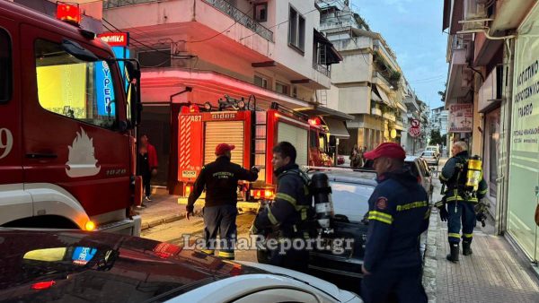 Συναγερμός για πυρκαγιά σε διαμέρισμα στο κέντρο της πόλης (ΒΙΝΤΕΟ-ΦΩΤΟ)