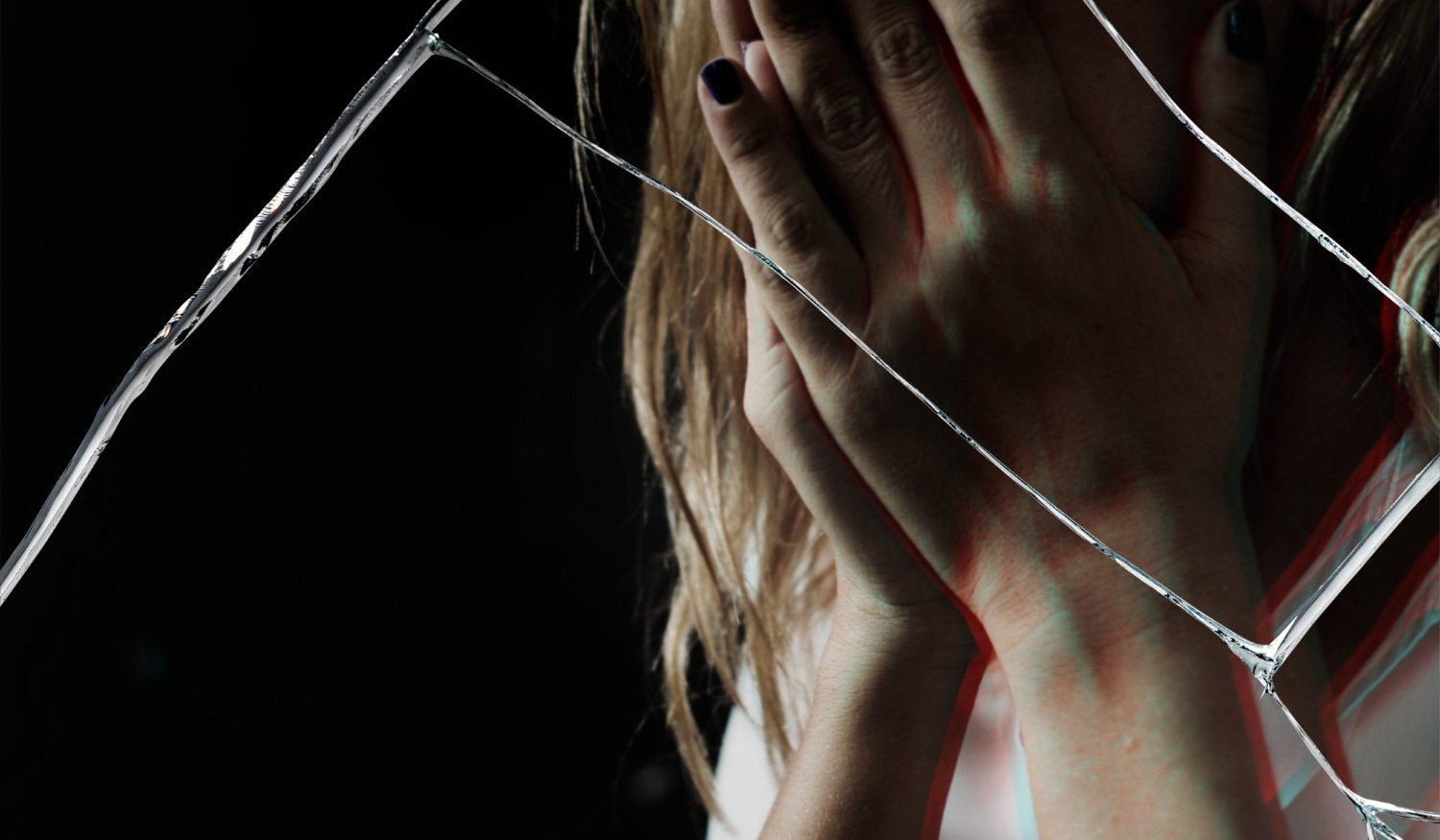 Εφιάλτης για 45χρονη, θύμα revenge porn: Το γαϊτανάκι του εκβιασμού από δύο άνδρες και δύο γυναίκες