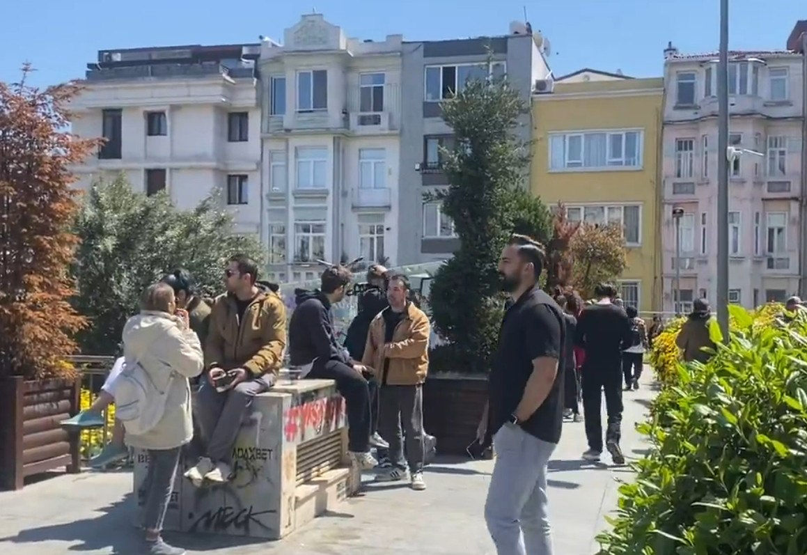 Νέος σεισμός 5 Ρίχτερ "ταρακουνάει" την Κωνσταντινούπολη: Σε πάρκα και πλατείες ψάχνει καταφύγιο ο κόσμος