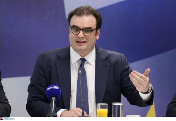 Φορολογικές δηλώσεις 2025: Ρεκόρ στον ρυθμό υποβολής-Τι λέει ο Πιερρακάκης