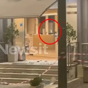 Γιώργος Μοσχούρης: Από θαύμα δε σκοτώθηκαν κι άλλοι άνθρωποι στην εκτέλεσή του στο Χαλάνδρι – Τρύπα από σφαίρα ακόμη και στο γκισέ του διαγνωστικού