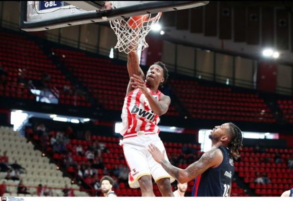 Ολυμπιακός – Πανιώνιος 106-67: Αγρίεψε στο δεύτερο ημίχρονο και ισοπέδωσε τον Ιστορικό για το 1-0 στα πλέι οφ (Βίντεο)