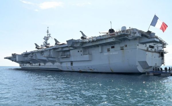 Στον Όρμο Φαλήρου το αεροπλανοφόρο «Σαρλ ντε Γκολ»