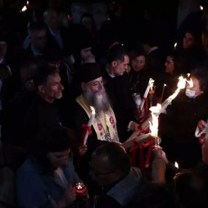 Το Άγιο Φως με πτήσεις από την Αθήνα σε μεγάλες πόλεις της χώρας – Το απόγευμα του Μεγάλου Σαββάτου η άφιξή του στο «Ελευθέριος Βενιζέλος»