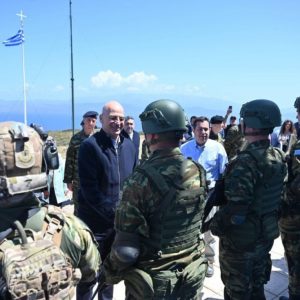 Στο επιτηρητικό φυλάκιο Παναγιάς Οινουσσών ο Ν. Δένδιας