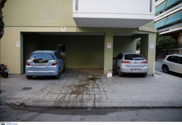 Άκουσα πυροβολισμούς, κατέβηκα και τον είδα νεκρό, λέει η σύζυγος του Αιγύπτιου που δολοφονήθηκε στην Καλλιθέα