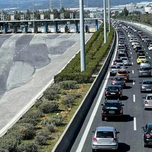 Μεγάλες καθυστερήσεις στην Αττική Οδό, στο ρεύμα προς Αεροδρόμιο