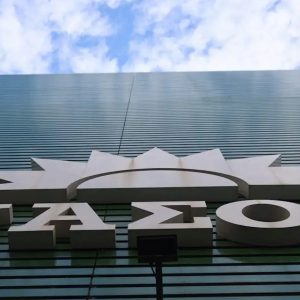 «Πόλεμος» ΠΑΣΟΚ με Νέα Αριστερά για τις «επιθέσεις» στην Κυβέρνηση μετά τα μέτρα στήριξης