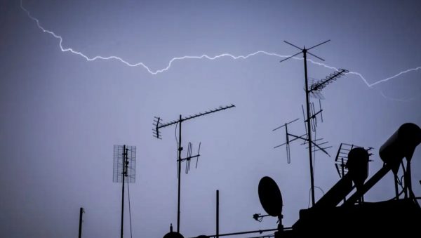 Έπεσαν πάνω από 6.000 κεραυνοί το απόγευμα της Πέμπτης – Στο Κιλκίς ο μεγαλύτερος όγκος νερού