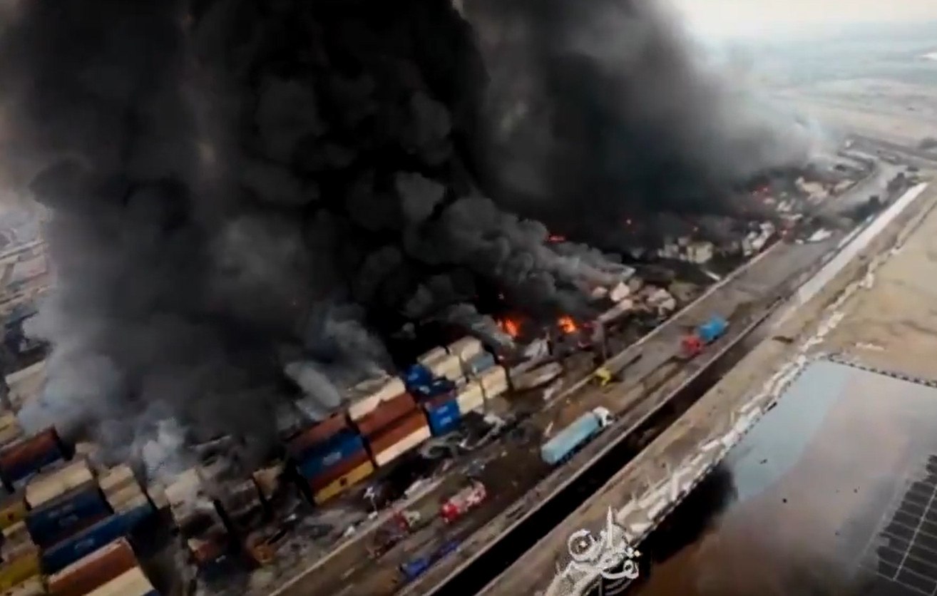 Ιράν: Ο Πούτιν στέλνει διασώστες και πυροσβεστικά αεροσκάφη μετά την γιγαντιαία έκρηξη – Στους 28 οι νεκροί, 1.000 οι τραυματίες