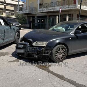 Λαμία: Τροχαίο σε διασταύρωση της πόλης - Δείτε εικόνες
