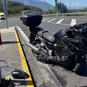 Τροχαίο με μηχανή στον κόμβο του Μπράλου - Στο Νοσοκομείο Λαμίας ο δικυκλιστής
