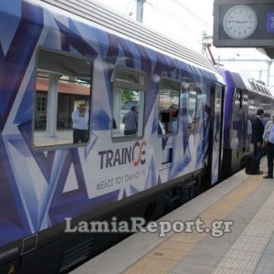 Ταλαιπωρία για ταξιδιώτες στο Λιανοκλάδι - Ακυρώθηκε το δρομολόγιο και ακόμα περιμένουν λεωφορείο