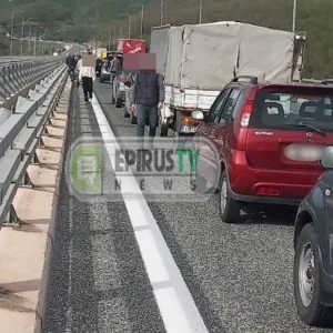 Ιωάννινα: Τροχαίο στη Σήραγγα Μπαλντούμας στην Εγνατία – 2 τραυματίες
