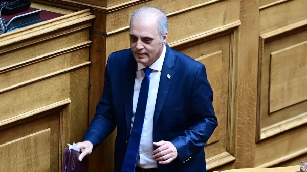 ΝΔ: «Πρωτόγνωρη η χυδαιότητα» του Βελόπουλου για τα Τέμπη – «Αποκρουστική και απάνθρωπη» η ευχή του «να ήταν στο τρένο τα παιδιά σας»