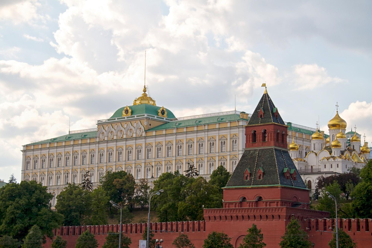 Άγνωστο ποιος θα εκπροσωπήσει τη ρωσική αποστολή στην Τουρκία αύριο – «Θα περιμένουμε την ουκρανική αποστολή στην Κωνσταντινούπολη»