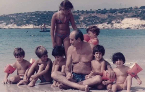 Η συγκινητική ανάρτηση της Ντόρας Μπακογιάννη για τον πατέρα της – «Πόσα από αυτά που γίνονται σήμερα τα έλεγες από τότε»