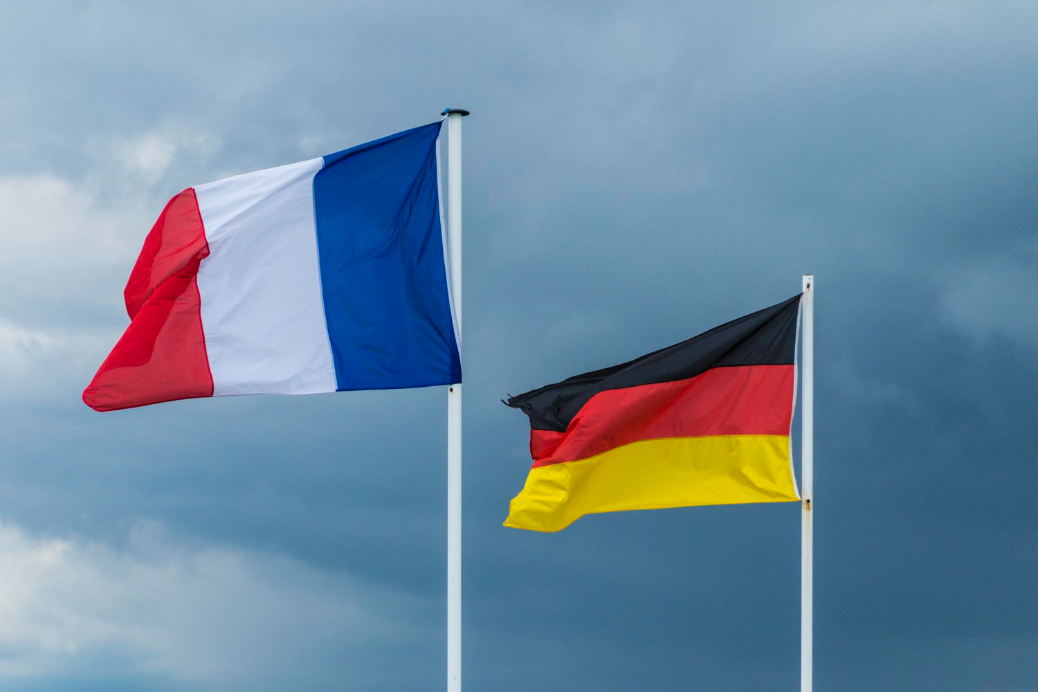 Μακρόν και Μερτς ανακοίνωσαν τη δημιουργία γαλλογερμανικού συμβουλίου Άμυνας και Ασφάλειας