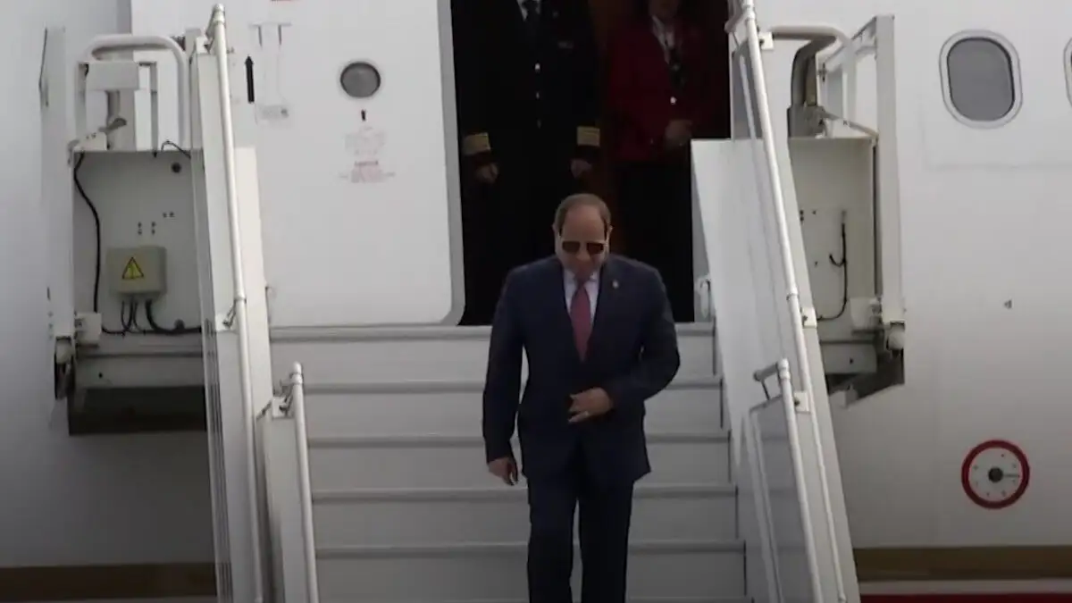 Ο πρόεδρος της Αιγύπτου, Αλ Σίσι, έφτασε στην Ελλάδα – Συνάντηση με τον Μητσοτάκη στο Μέγαρο Μαξίμου