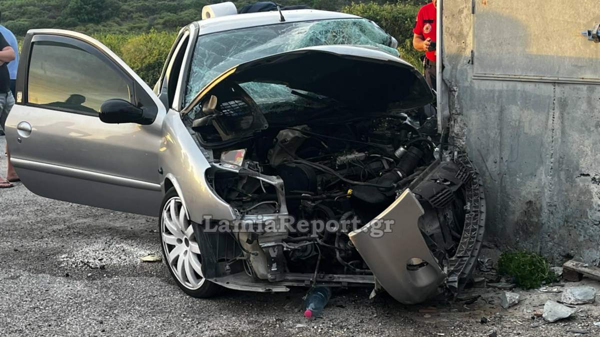 Φοβερό τροχαίο με εγκλωβισμό του 23χρονου οδηγού έξω από το Αλιβέρι (ΒΙΝΤΕΟ-ΦΩΤΟ)