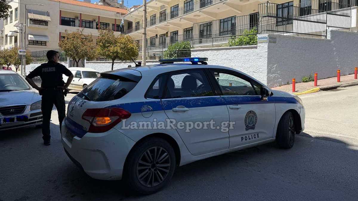 Είχε κλέψει από χρήματα και κοσμήματα μέχρι τρόφιμα - Δικογραφία σε βάρος 22χρονου