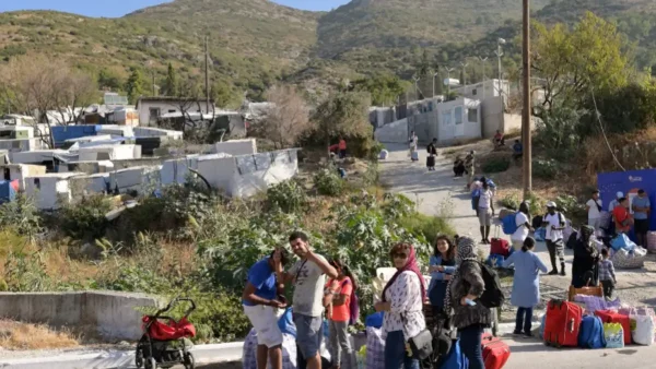 Νέο δόγμα στο μεταναστευτικό – Το πλαίσιο για απελάσεις και αντικίνητρα για την παραμονή παράνομων μεταναστών στην Ελλάδα