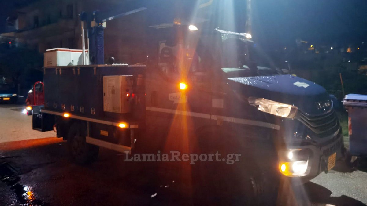 Βλάβη στο δίκτυο φωτισμού αργά τη νύχτα στη Λαμία