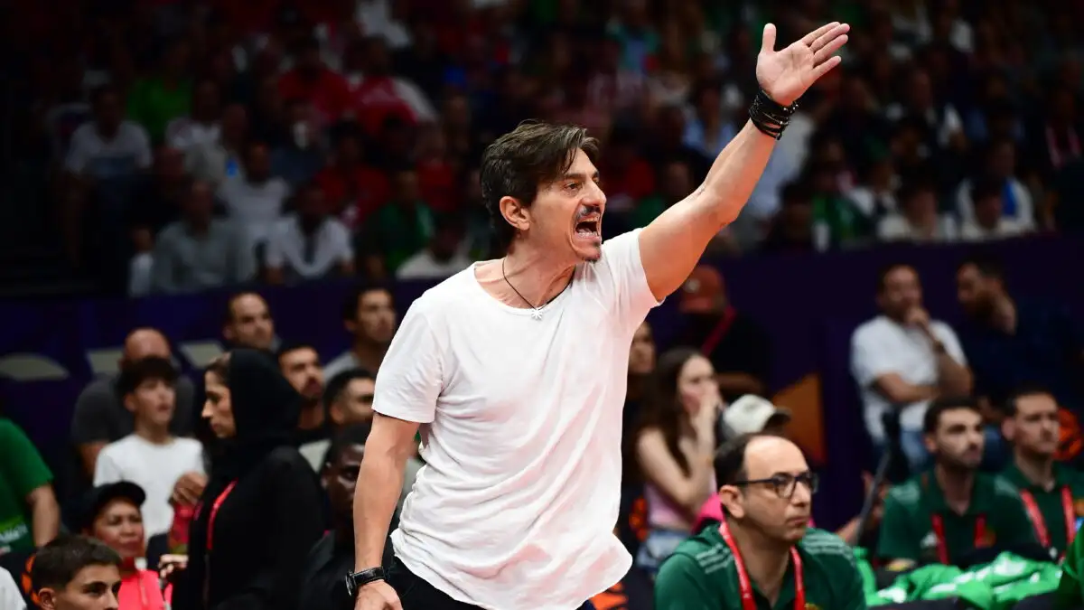 Ο Δημήτρης Γιαννακόπουλος φεύγει από το Άμπου Ντάμπι πριν το Παναθηναϊκός – Ολυμπιακός στο μικρό τελικό του Final 4 της Euroleague