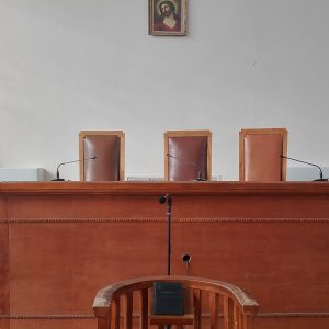 Χανιά: «Φώναζε στην εκκλησία ”με βιάζουνε, με βιάζουνε”», «μάτωσε και το καρεκλόπανο» – Η φρίκη του ανήλικου ΑμεΑ αναβίωσε στο εφετείο