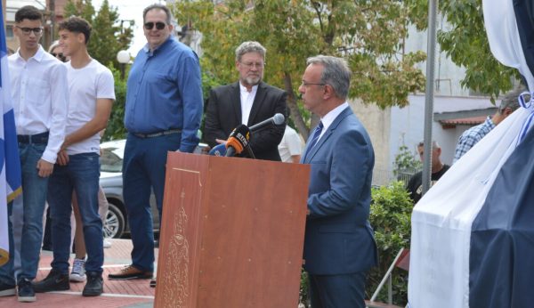 Ο Χρήστος Σταϊκούρας παρευρέθηκε στην εκδήλωση των αποκαλυπτηρίων του αδριάντα του Μάρκου Μπότσαρη στη Νέα Άμπλιανη