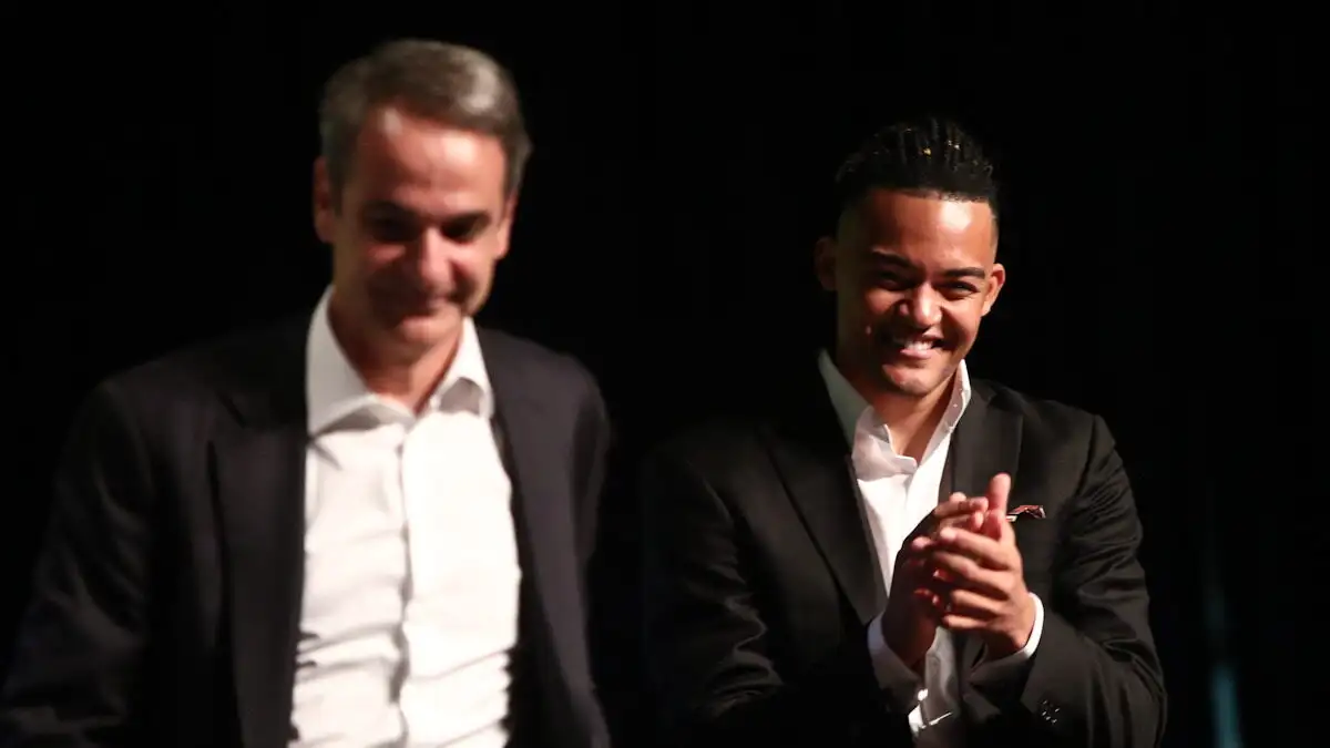 Εμμανουήλ Καραλής: Αθλητές και καλλιτέχνες στην παρουσίαση του βιβλίου «Όταν πετάς από ψηλά» – Παρόντες Μητσοτάκης και Ανδρουλάκης