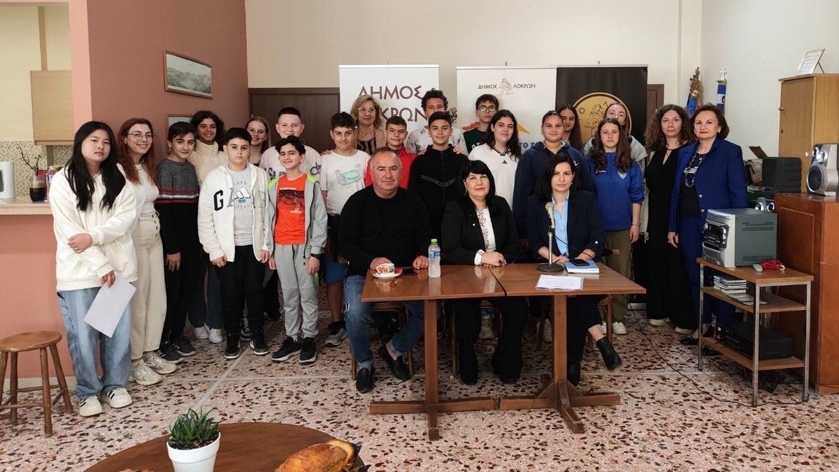 Επίσκεψη μαθητών της Α' τάξης Γυμνασίου στο ΚΑΠΗ Αταλάντης