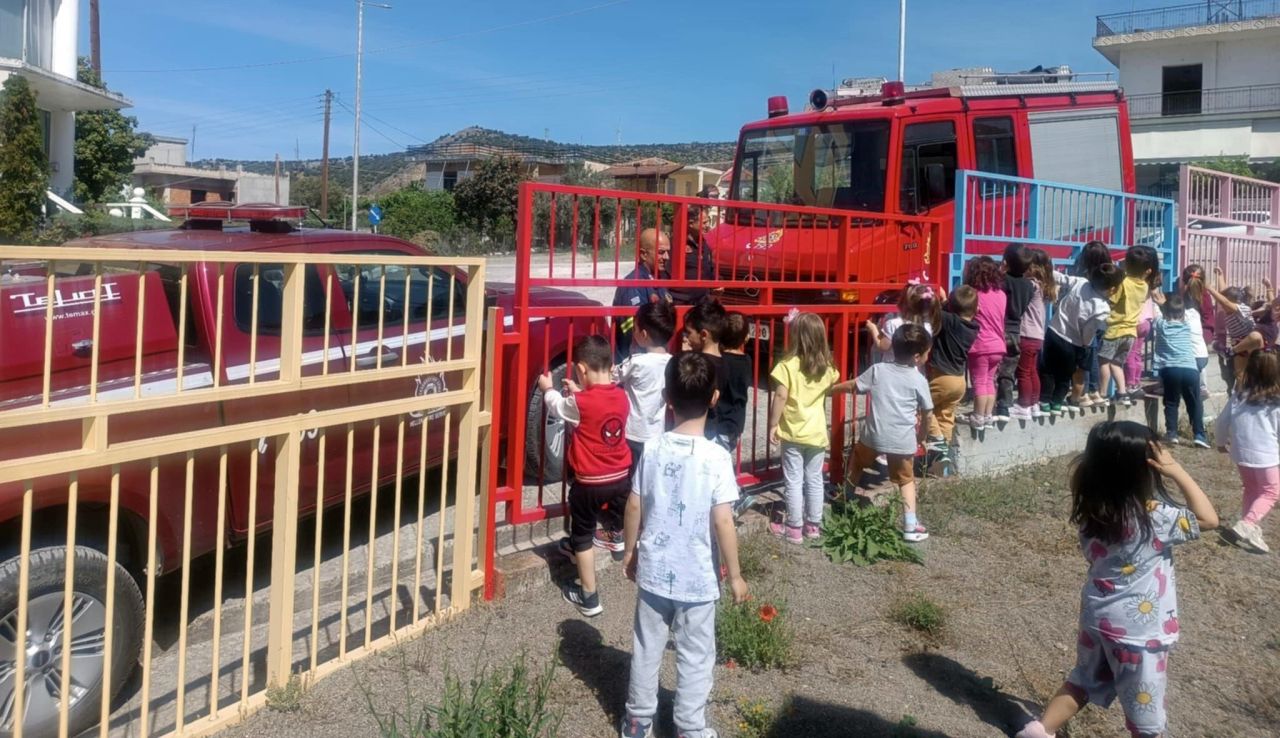Το Πυροσβεστικό κλιμάκιο Στυλίδας επισκέφθηκε τον Δημοτικό Παιδικό σταθμό