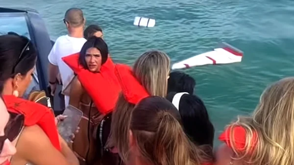 Σκάφος $4,5 εκατ. της Lamborghini βυθίστηκε στο Μαϊάμι, ενώ μετέφερε 30 influencers με μπικίνι - Δείτε βίντεο