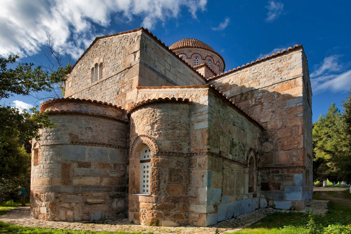 Τρεις κουκουλοφόροι «σήκωσαν» τα τάματα από τον Ι.Ν. της Παναγίας της Σκριπούς