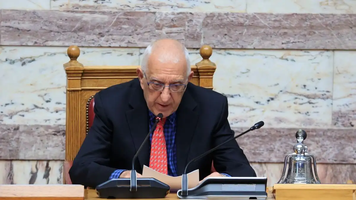 Κακλαμάνης κατά Κωνσταντοπούλου: «Επιθυμεί προνομιακή πρόσβαση για τη δικογραφία των Τεμπών»