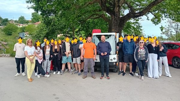 Δομοκός: Κοινή δράση καθαριότητας του Δήμου με μαθητές Γυμνασίου - Λυκείου