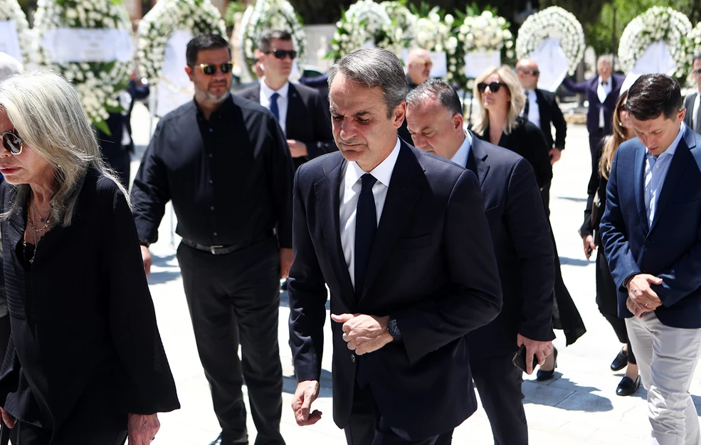 Παρουσία του πρωθυπουργού και πλήθους στελεχών του ΠΑΣΟΚ η κηδεία του Χρήστου Ροκόφυλλου