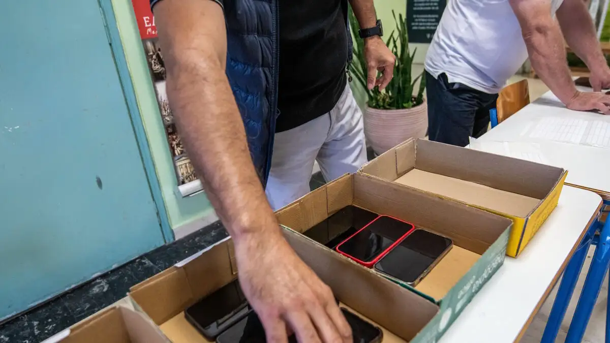 Πανελλήνιες 2025: Μηδενίστηκε γραπτό μαθητή στο Ρέθυμνο λόγω κινητού