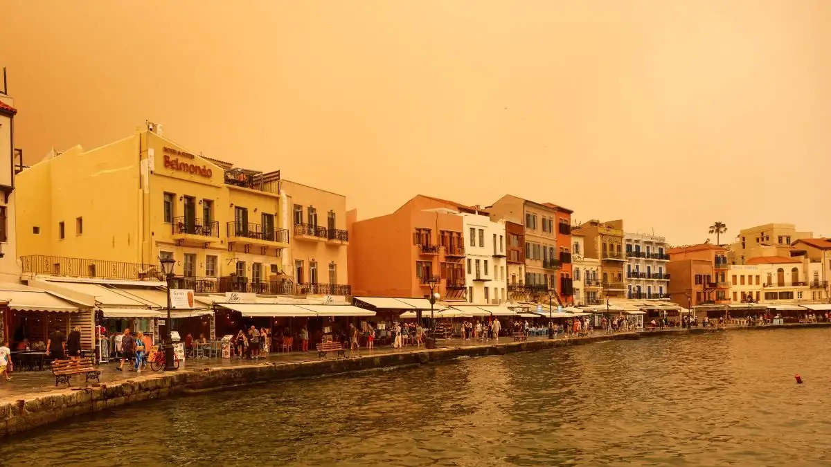 Καιρός: Η αφρικανική σκόνη στην Κρήτη -Το «πριν» και το «μετά» μέσα από εικόνες από δορυφόρο