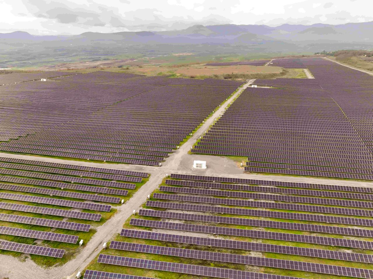 Όμιλος ΔΕΗ: Ξεκινά η δεύτερη φάση κατασκευής του φωτοβολταϊκού πάρκου 490MW στη Μεγαλόπολη