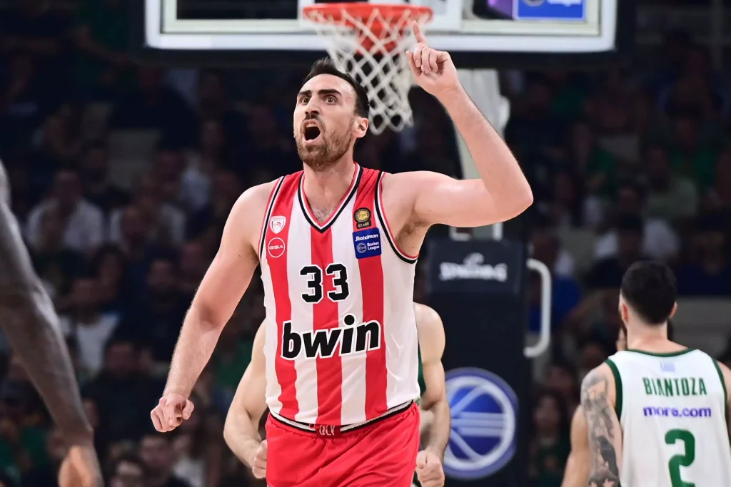 Ολυμπιακός: Μέσα ο Μιλουτίνοφ με Παναθηναϊκό, αμφίβολος ο Βεζένκοφ